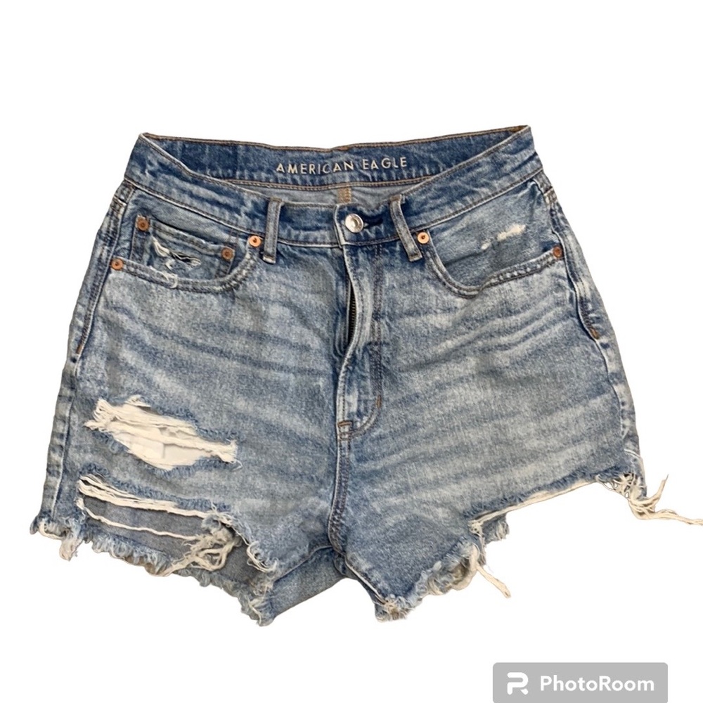 American Eagle distressed shorts. Sz. 6 AE